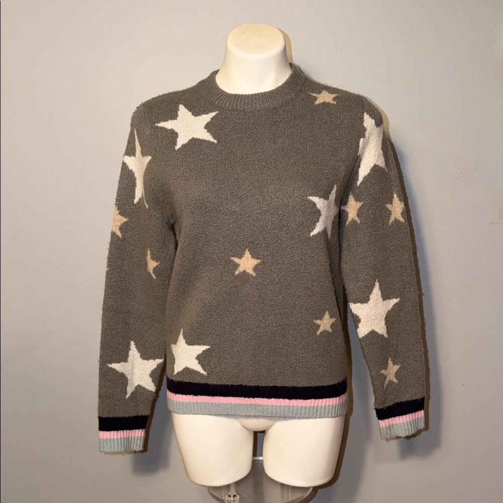 THML Anthropologie Ladies gray Crewneck Long Sleeve Sweater with stars. Small.